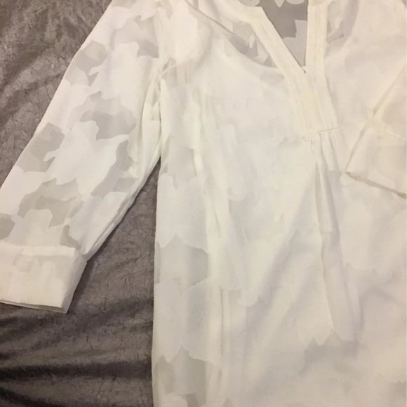 Sheer Floral print Chaus Top w/tank Ivor - Picture 2 of 7